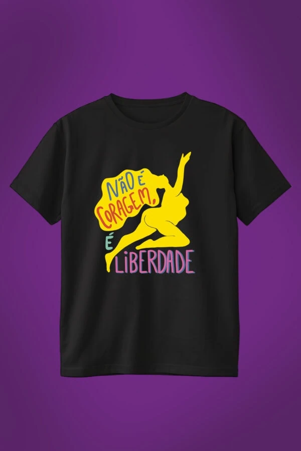 Camiseta Não é Coragem preta, Mais Longa