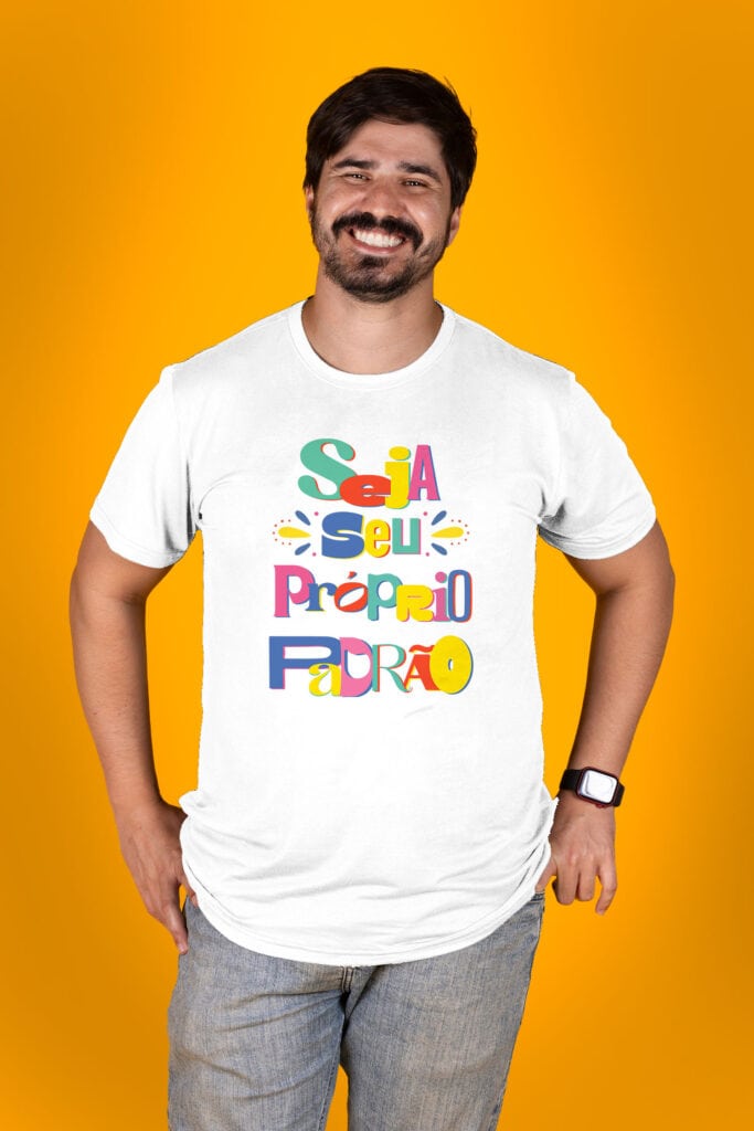 Camiseta Seja seu Próprio Padrão - Branca, Mais Longa - Imagem 2